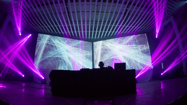 ФИЛМСКИ ДАН ЗАЉУБЉЕНИХ